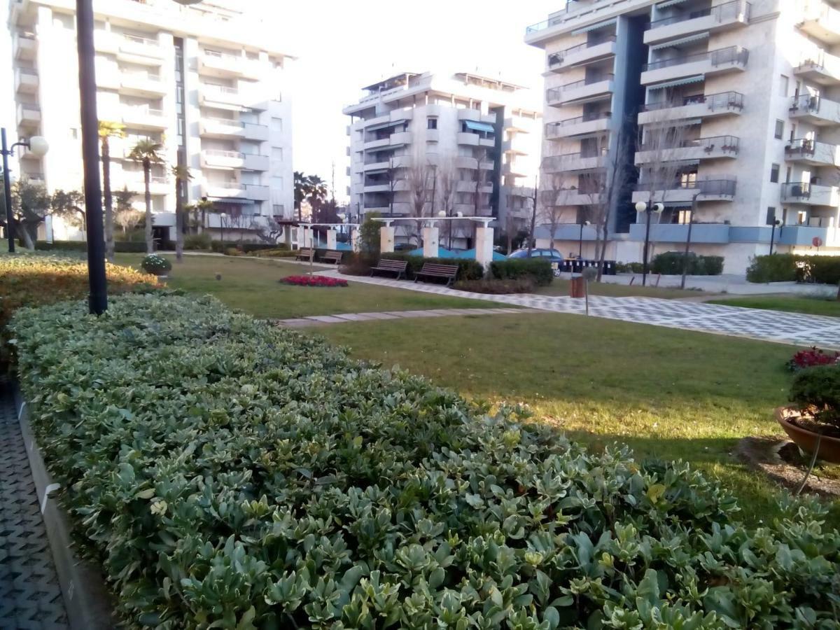 Attico Mansardato Con Vista Mare Villa Montesilvano Marina Exterior foto